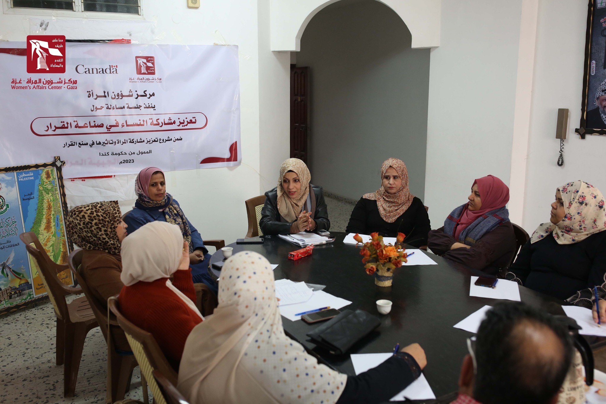 حول "المشاركة السياسية وتأثيرها في صنع القرار" مركز شؤون المرأة يختتم عشر جلسات مساءلة مجتمعية